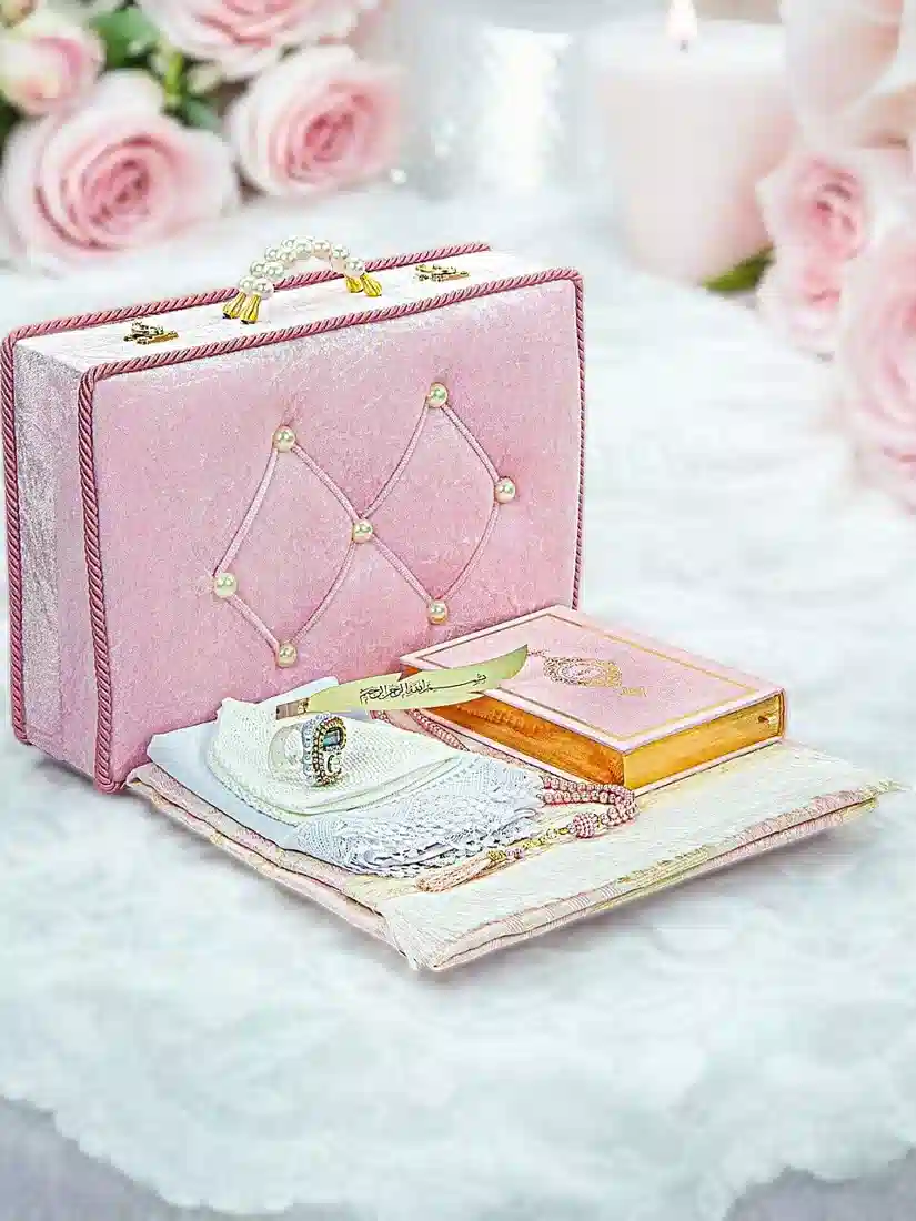 Sandıklı Çeyizlik Seccade Seti Damat Gelin Bohçasına Uygun Hediyelik Şal Kuranı Kerim Seti Pembe