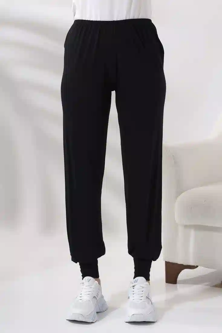 Siyah Kadın Beli Lastikli Ferace Altı Rahat Kesim Tesettür Pantolon